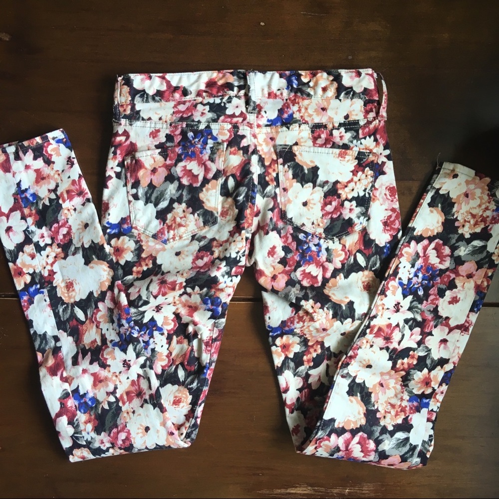 Women’s floral jeggings